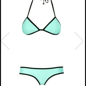 Traingl bikini