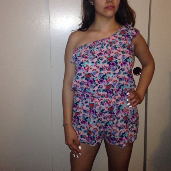 Romper - Picture 4 of 4