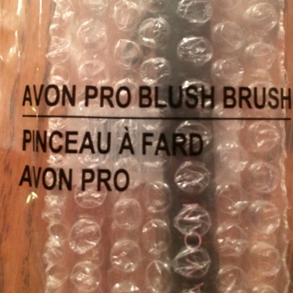 Avon Blush Brush