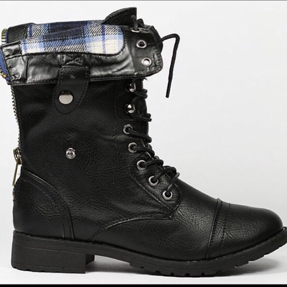 Women's US size 6.5 Black Combat Boots Brand New