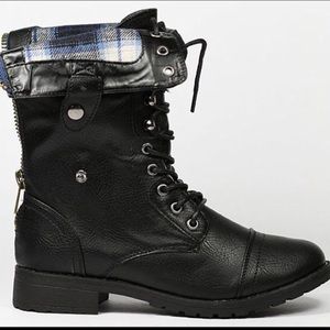 Women's US size 6.5 Black Combat Boots Brand New