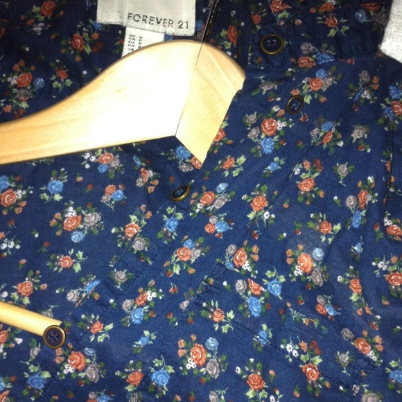 Top - Picture 2 of 2