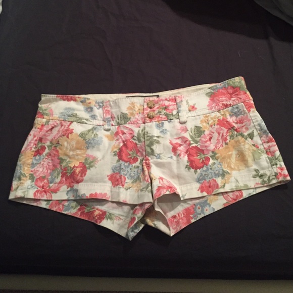Abercrombie & Fitch floral-print shorts