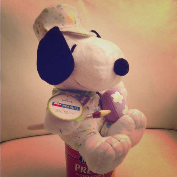 Hallmark Snoopy Easter Egg Painter Plush