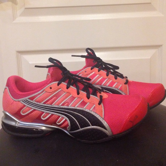 Red, Black & Coral Puma Running Shoe Woman's Sz 7