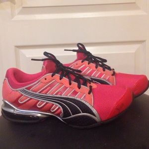 Red, Black & Coral Puma Running Shoe Woman's Sz 7