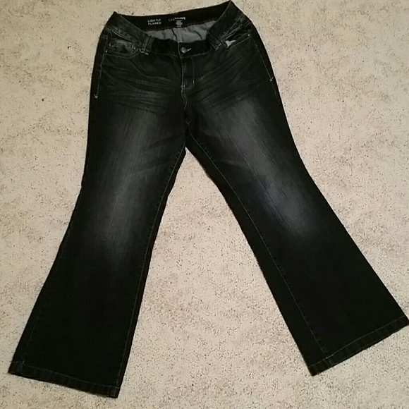 👖Women's Lightly Flared Dark Denim Jeans👖