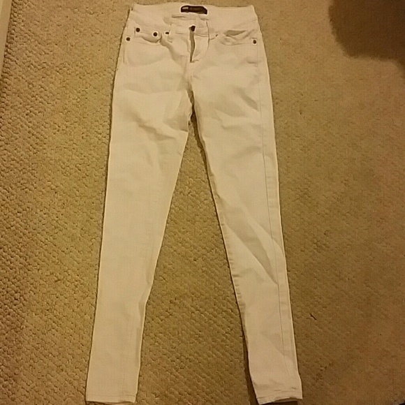 Levi's 535 White Jeggings