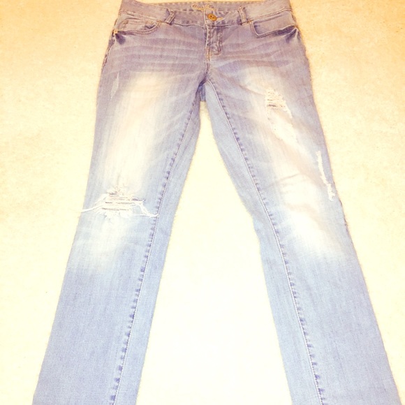 Guess Distressed Jean