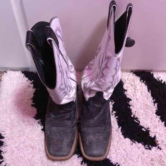 Justin boots!