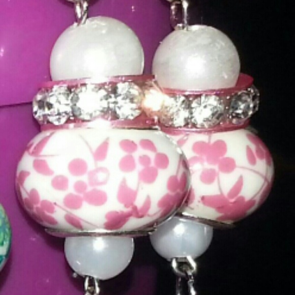 Handmade dangle earrings - Picture 2 of 3