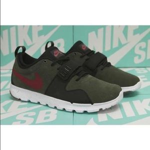 NEW*NIKE SB TRAINERENDOR ACG in Sequoia&Gym Red.