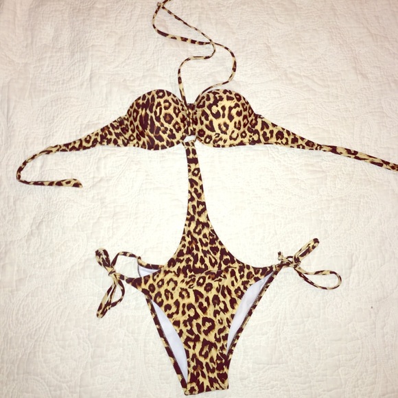 Leopard print monokini
