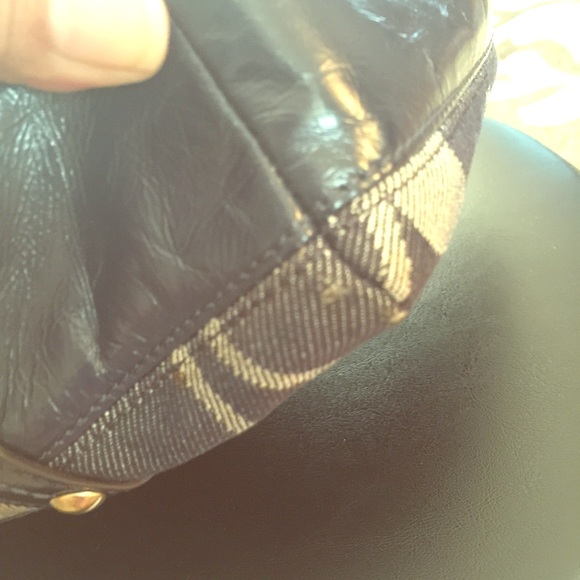 *SOLD SOLD SOLD* More pics of Coach bag.