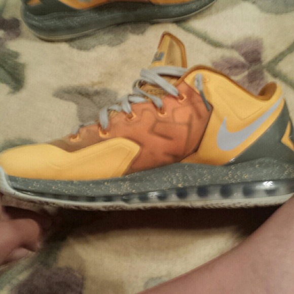 Lebron 11 low cutt - Picture 2 of 4