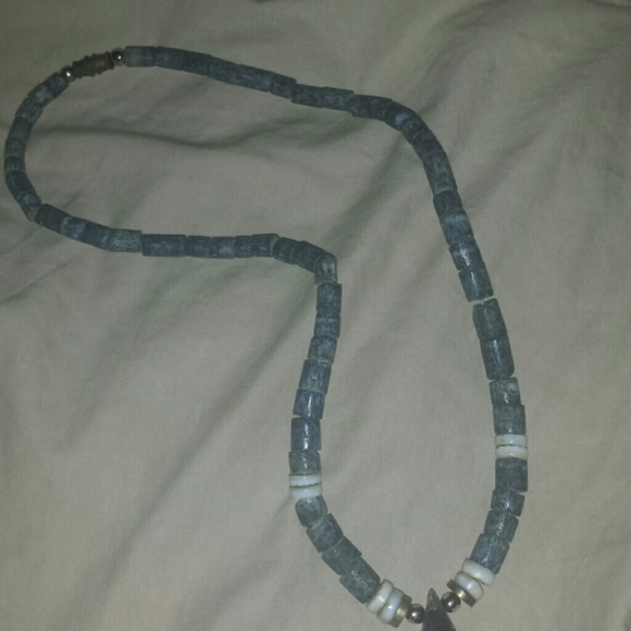 Beautiful 80's Necklace! ?? - Picture 4 of 4