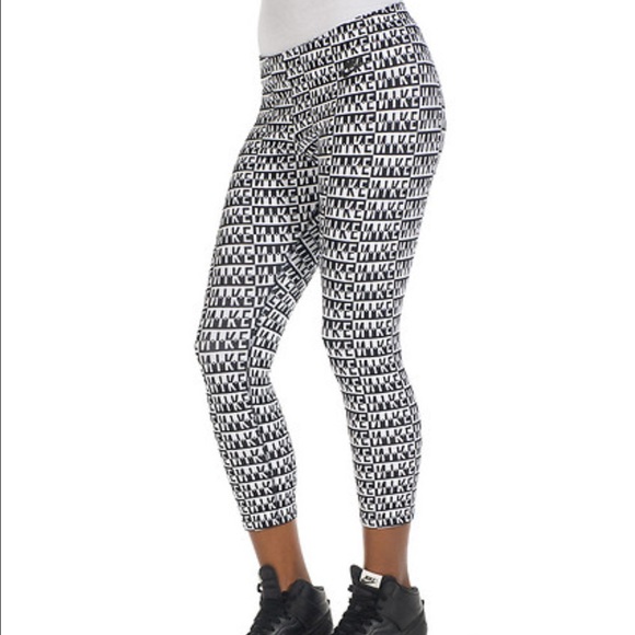 Nike Pants - Nike Printed Cropped Leggings