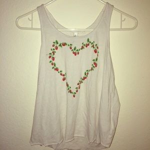Strawberry heart tank 💖