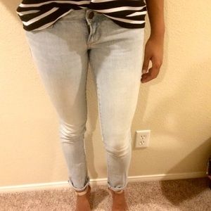 Bullhead light wash skinny jeans