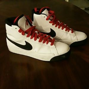 Nike blazers BIG KIDS 6