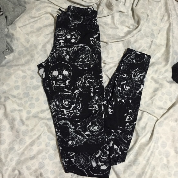 Skull n Roses Leggings