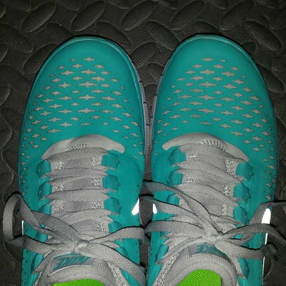 RESERVED FOR CHRISTINE Nike Free 3.0