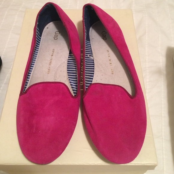 Beautiful pink pop of color flats