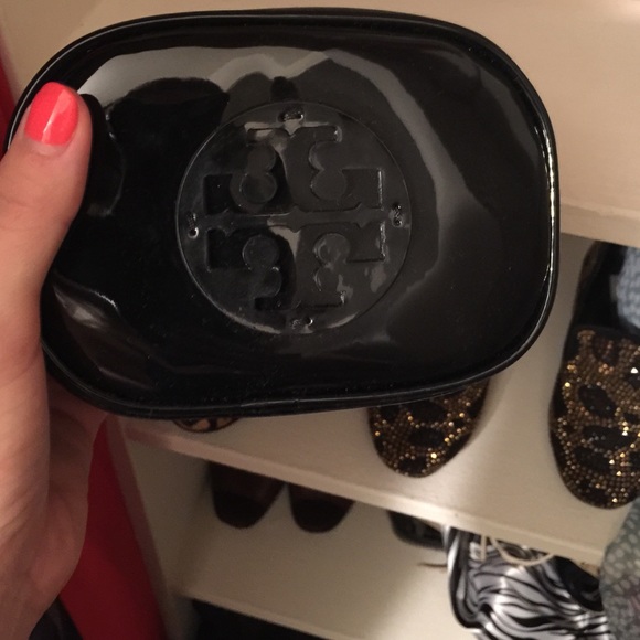 Brand new Tory burch makeup bag!!! Too cute!!