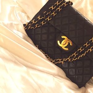 CHANEL | Vintage Jumbo Flap Handbag
