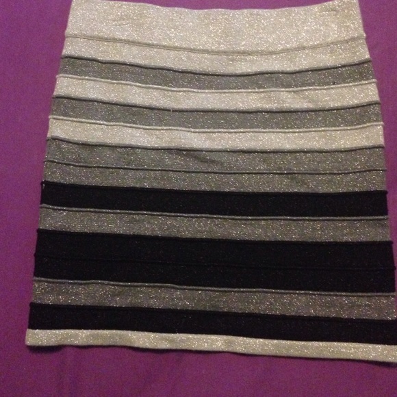 Black gradient band skirt