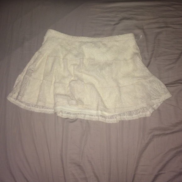 off white size small lace skirt - Picture 1 of 3