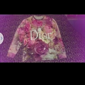 SALE!!! Roses Galore Sweatshirt Sz Medium