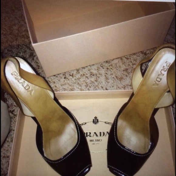 PRADA 🚫SOLD IN mercari