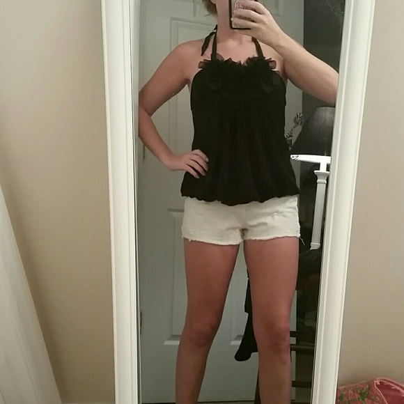 Black halter. See second pic for detail at top.