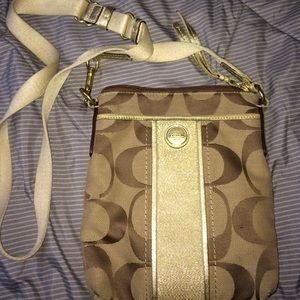 TRADING 💋Authentic coach crossbody bag.