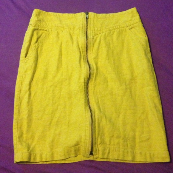 Zip up statement skirt