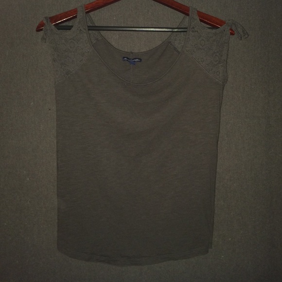 Grey top, lace sleeves. - Picture 1 of 3