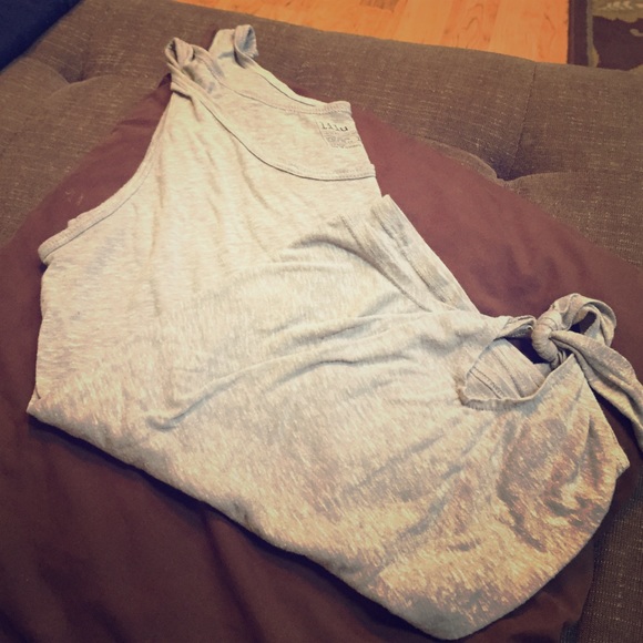 Gray tank