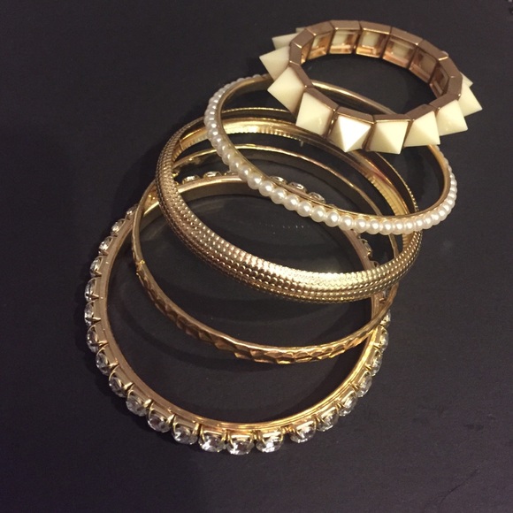 Bundle of gold bracelets - Picture 3 of 3