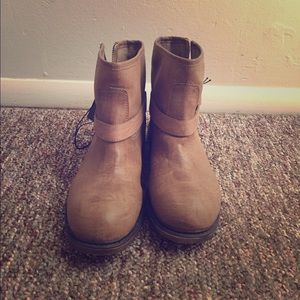 NWT forever 21 taupe ankle boots / booties