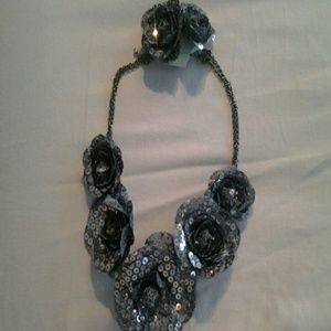 CUTE SEQUIN FLOWER NECKLACE & EARRING SET