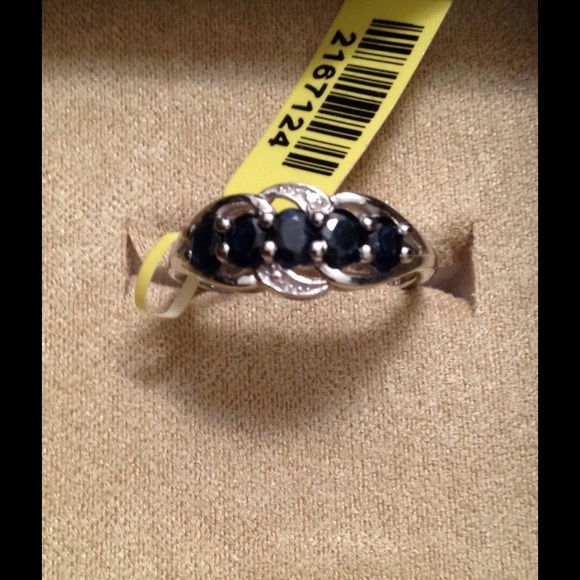 Kanchanaburi Sapphire Ring - Picture 2 of 2