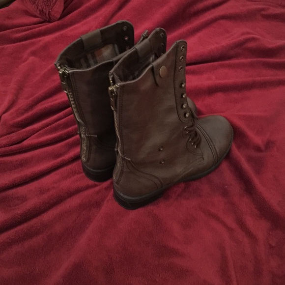 🚫SOLD🚫Brown Combat Boots - Picture 2 of 4