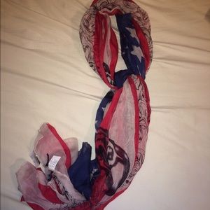 American flag scarf with skulls