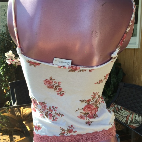 Floral Top with Lace 💐 - Picture 2 of 2