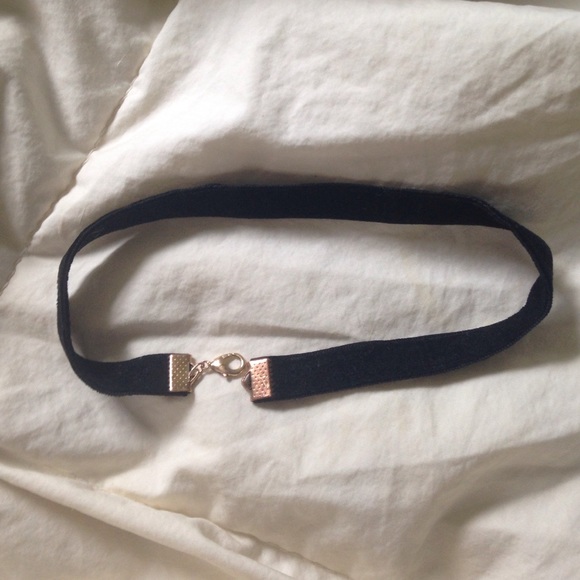velvet choker