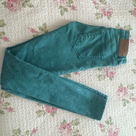 Light acid wash jeans