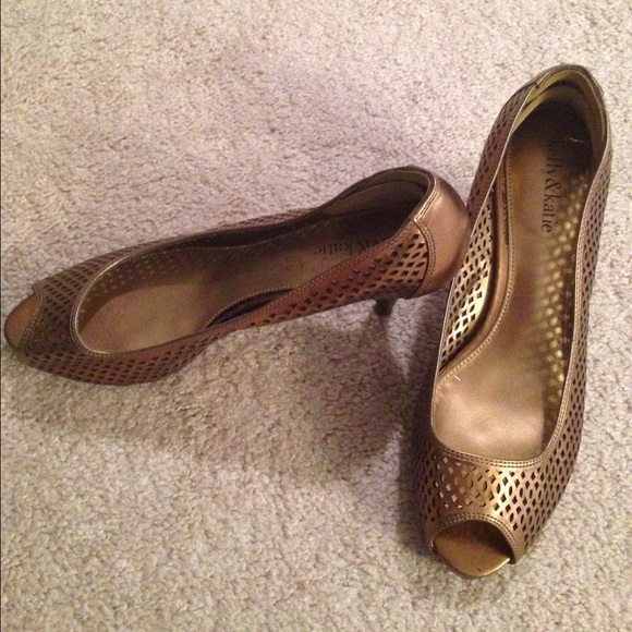 Kelly and Katie stylish pumps