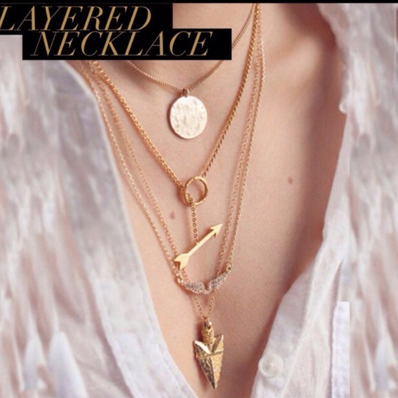 Jewelry - Pre layered necklace