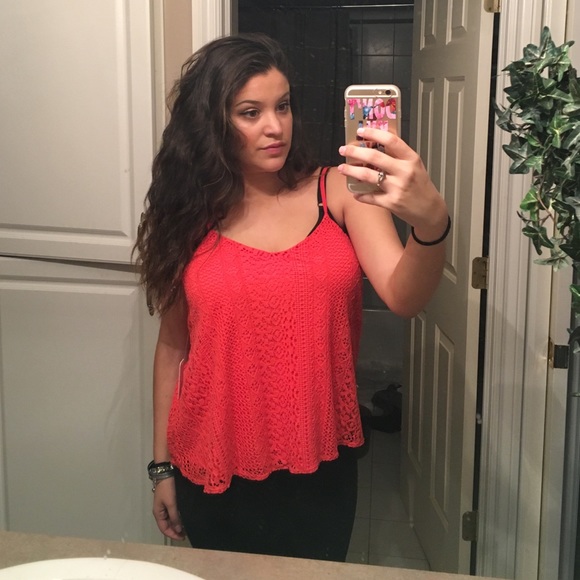 Coral Crochet Tank - Picture 3 of 3